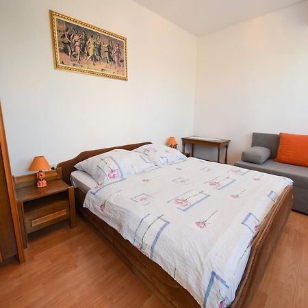 Apartment Toni Malinska Ngoại thất bức ảnh